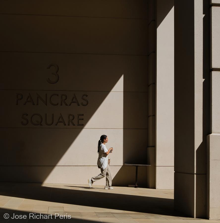 Geometry in Motion by Jose Richart Peris